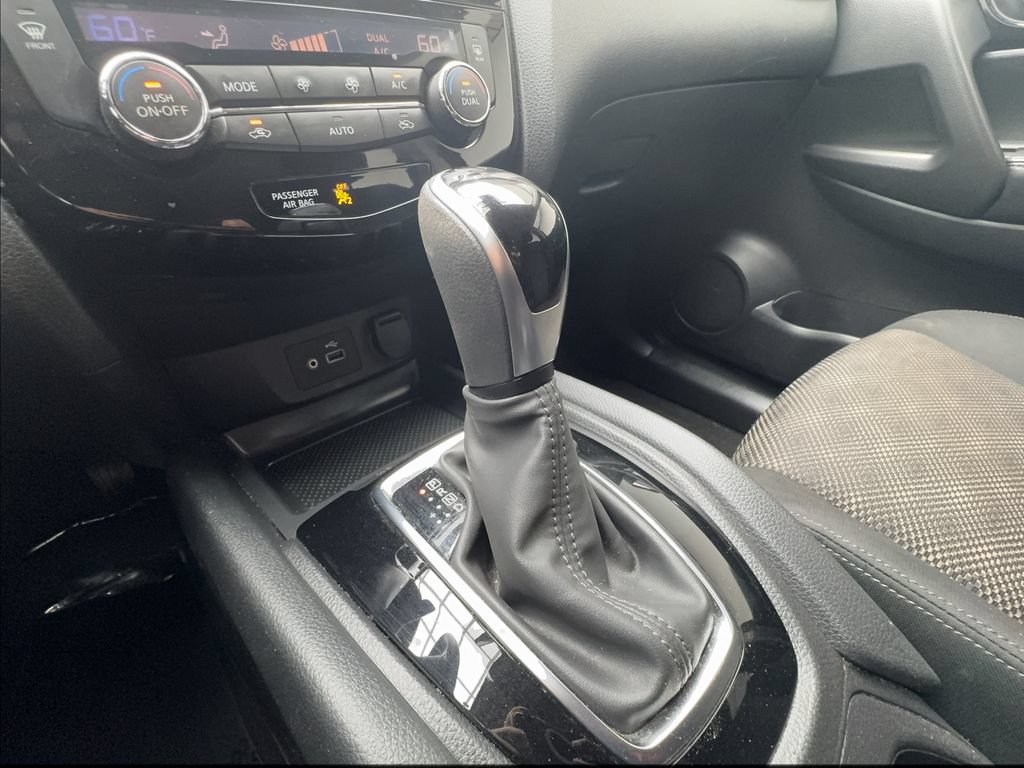 Used 2020 Nissan Rogue Sport SV FWD image 41
