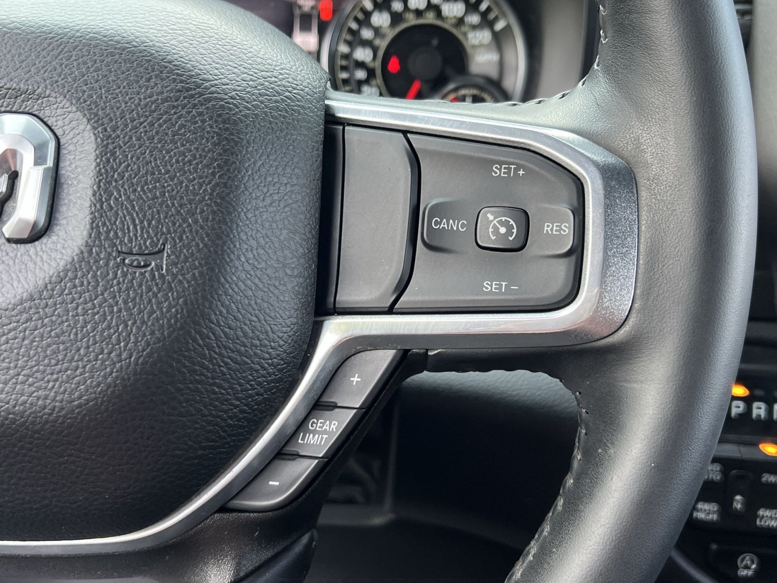 Used 2024 RAM 1500 Laramie AWD/4WD image 39