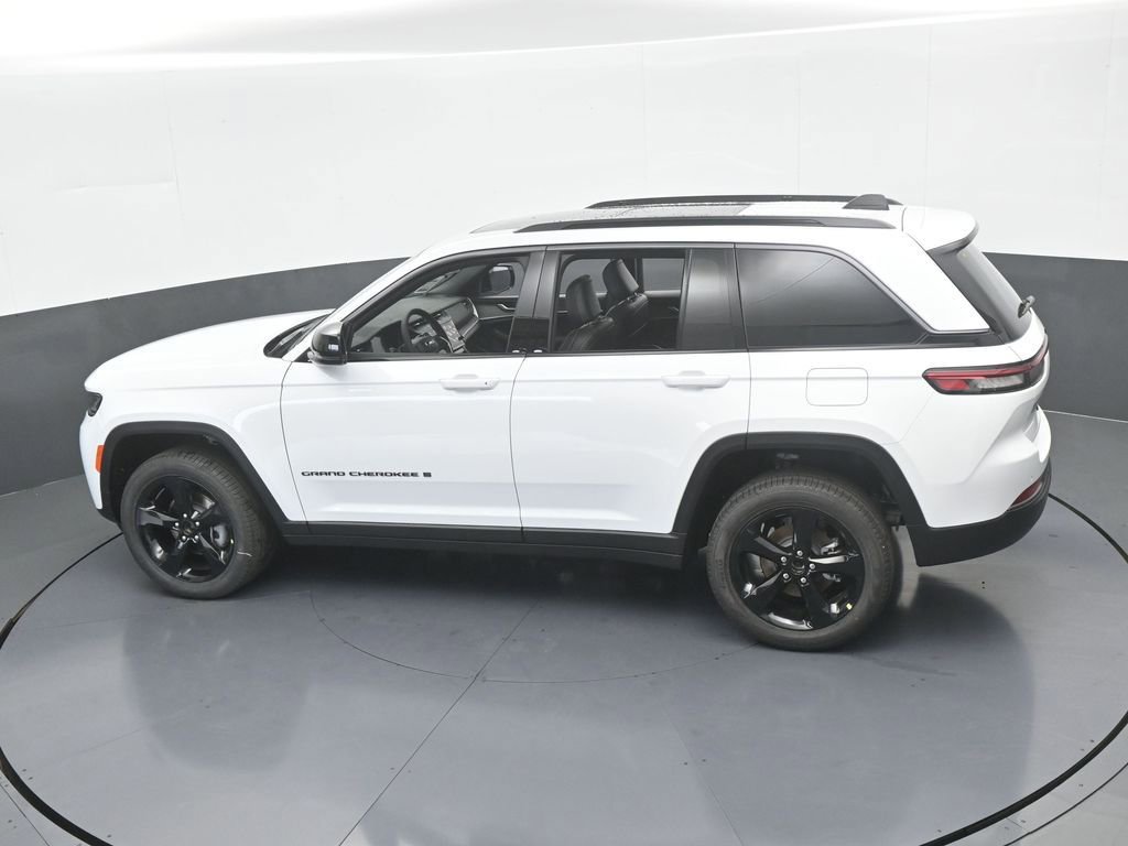 New 2026 Jeep Grand Cherokee Limited w/ Limited Altitude Package RWD image 43