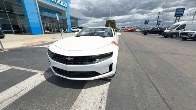 Used 2023 Chevrolet Camaro LT w/ Technology Package RWD image 3