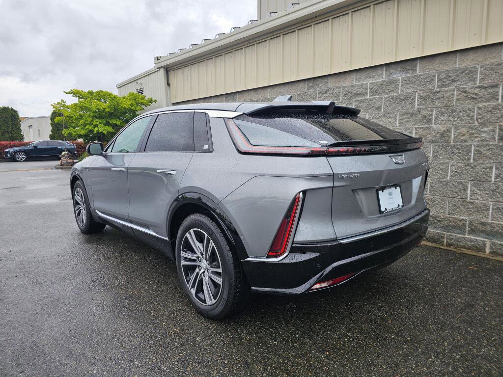 New 2026 Cadillac Lyriq Luxury AWD/4WD image 4