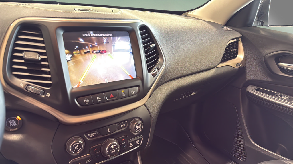Used 2014 Jeep Cherokee Limited w/ Technology Group AWD/4WD image 29