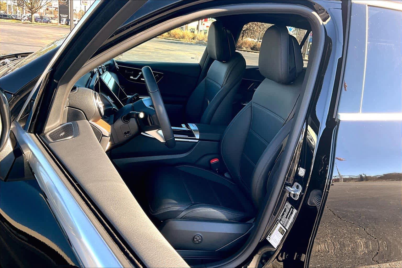 Certified 2025 Mercedes-Benz GLC 300 4MATIC image 8
