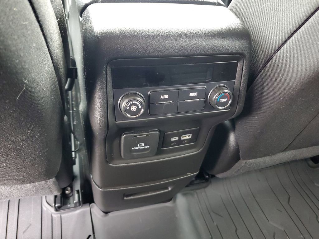 Used 2023 GMC Acadia SLE w/ Driver Convenience Package image 11