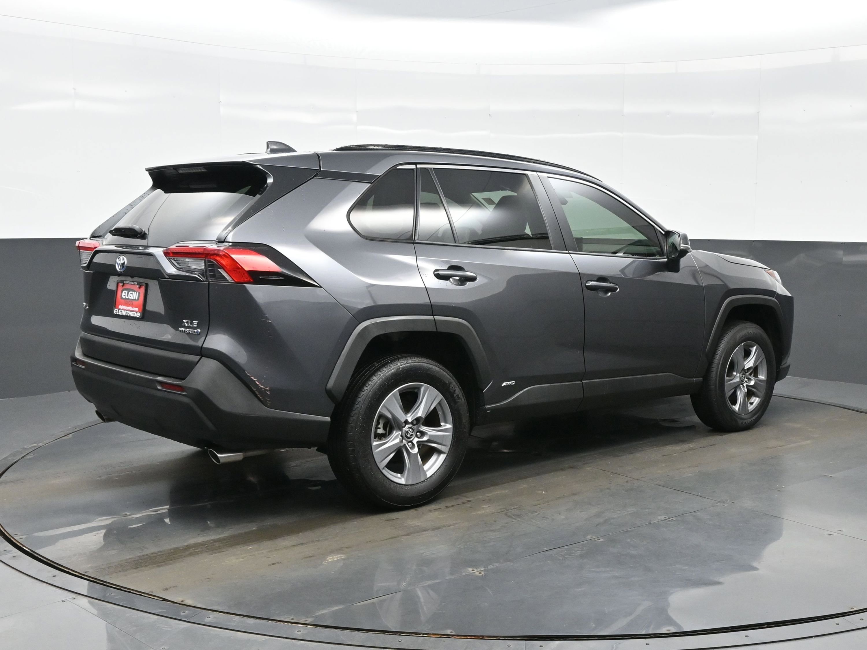 Used 2022 Toyota RAV4 XLE image 6