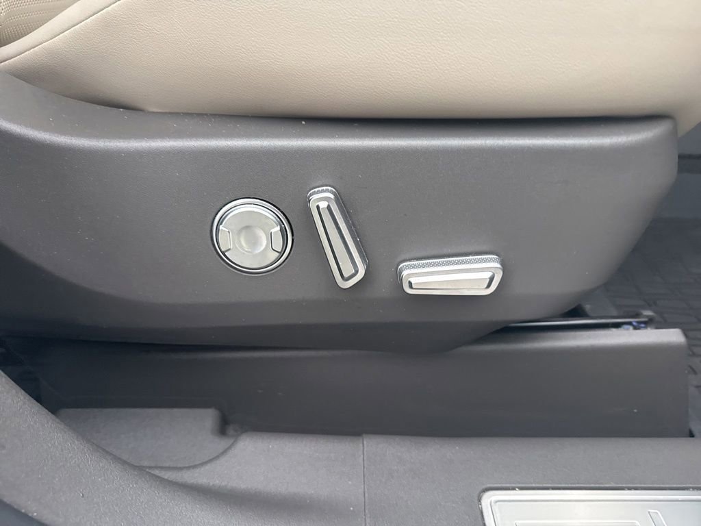 Used 2024 Lincoln Nautilus Reserve w/ Equipment Group 202A image 33