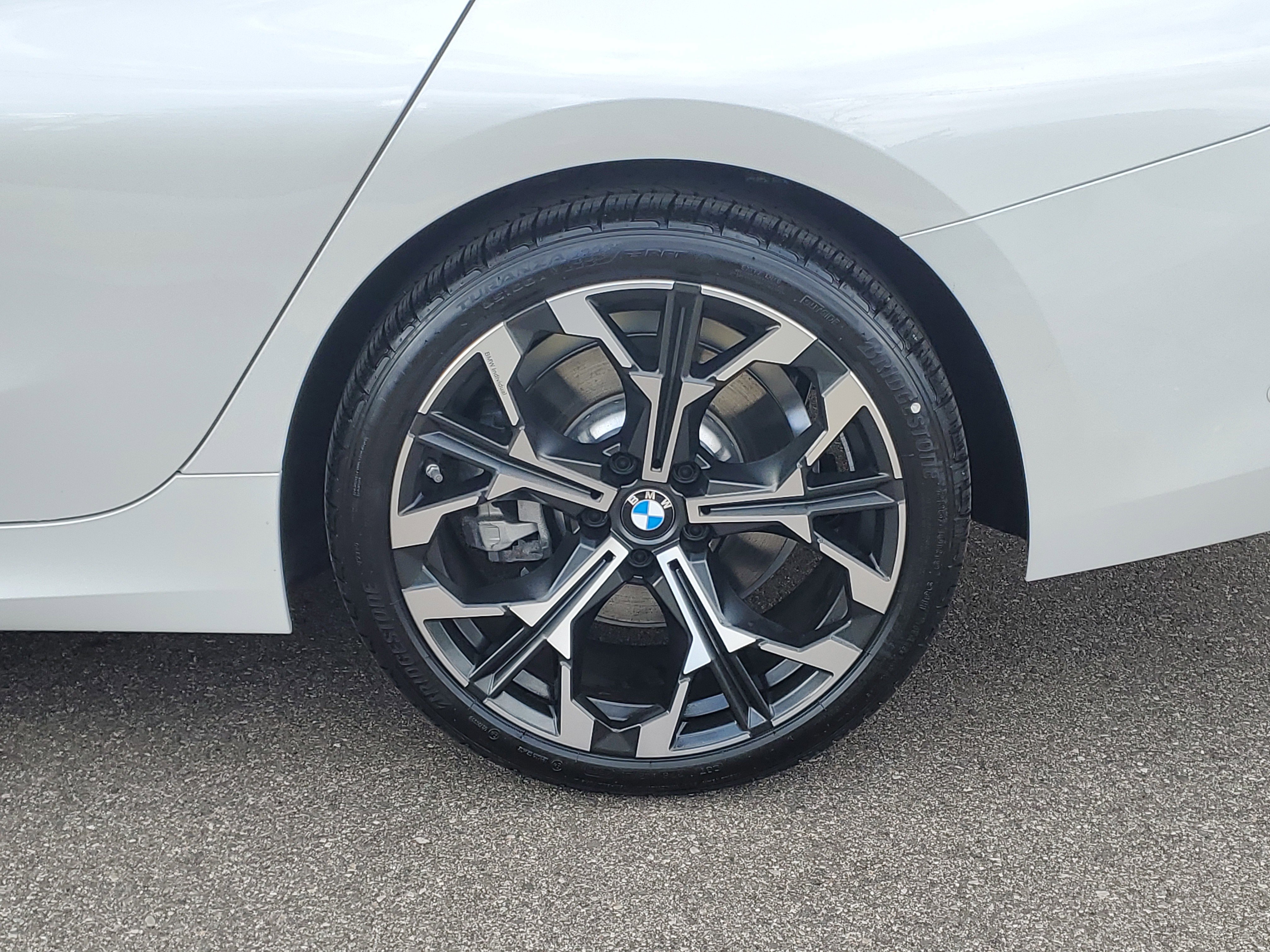 New 2026 BMW 330i xDrive Sedan w/ Premium Package image 28