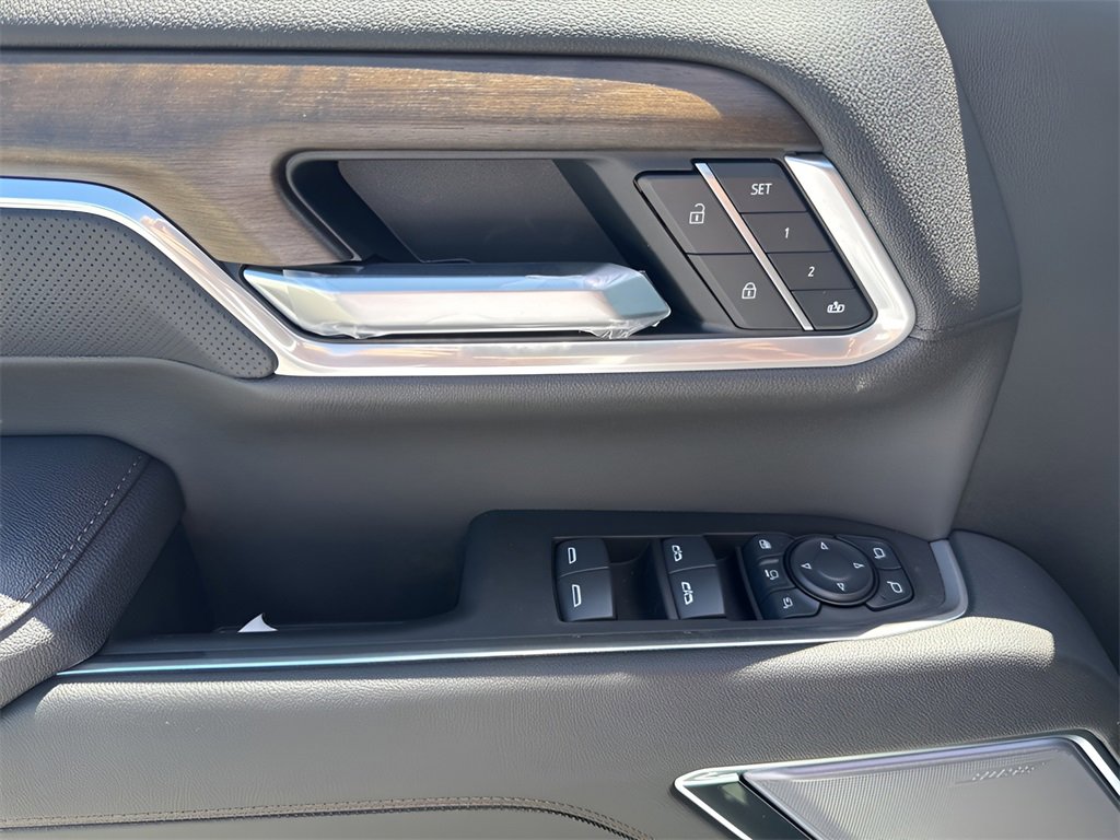 New 2025 Chevrolet Silverado 3500 High Country w/ LPO, Dark Essentials Package image 22