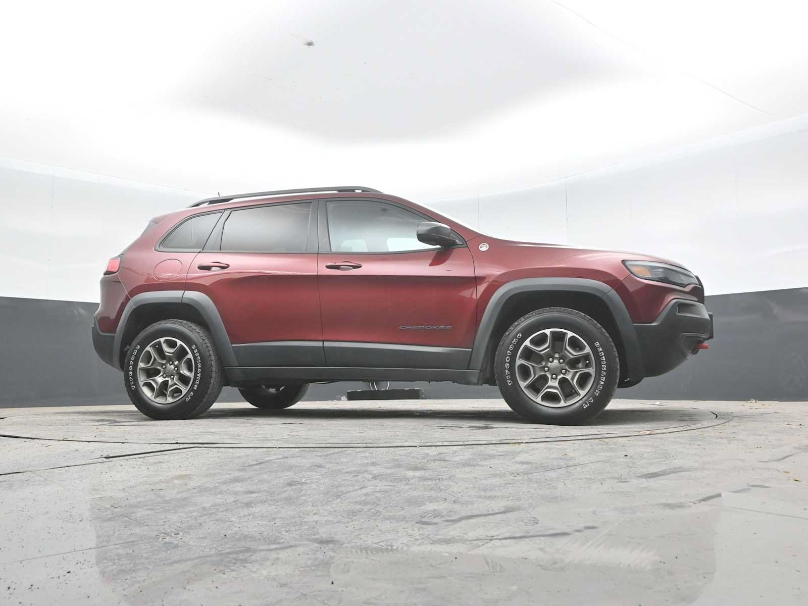 Used 2021 Jeep Cherokee Trailhawk w/ Sun, Sound & Nav Group AWD/4WD image 48