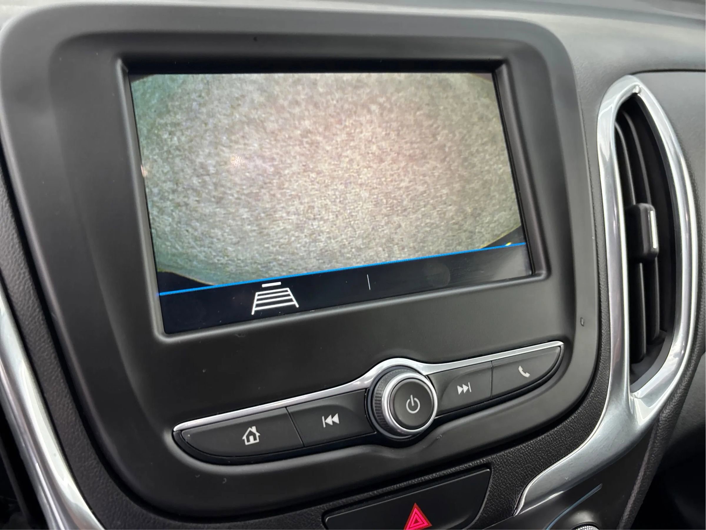 Used 2019 Chevrolet Equinox LT image 36