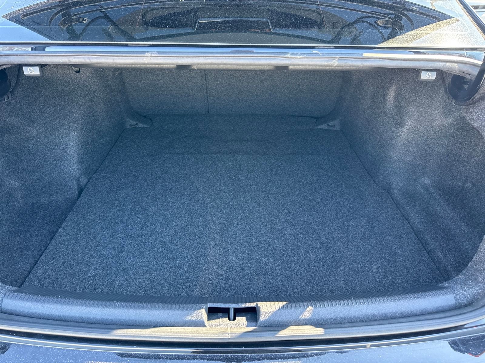 Certified 2022 Volkswagen Passat 2.0T R-Line image 28