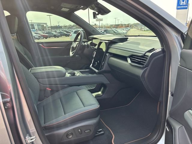 Used 2026 GMC Acadia AT4 w/ Super Cruise Package image 8