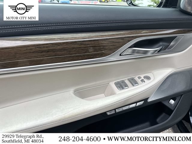 Used 2018 BMW 750i xDrive AWD/4WD image 19