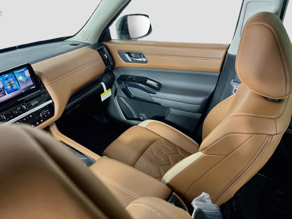 New 2026 Nissan Pathfinder Platinum AWD/4WD image 22