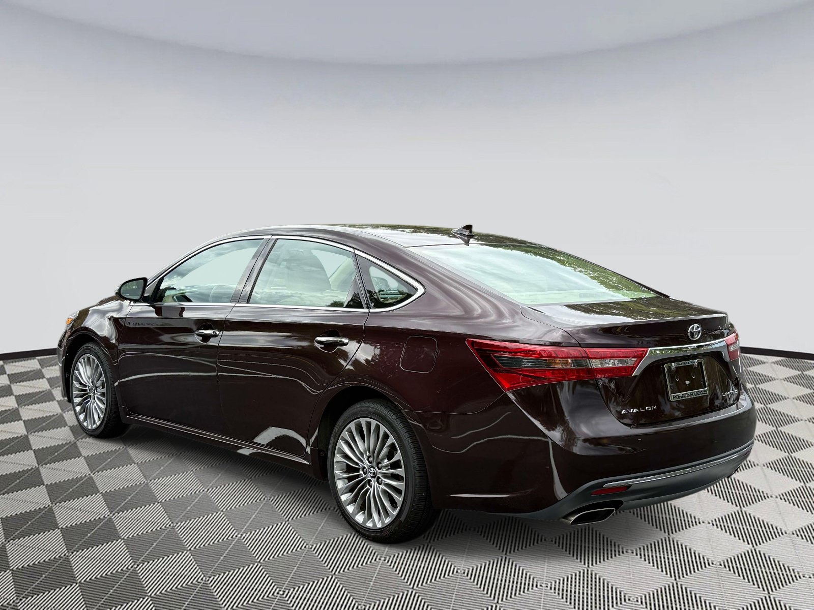 Used 2016 Toyota Avalon Limited FWD image 4
