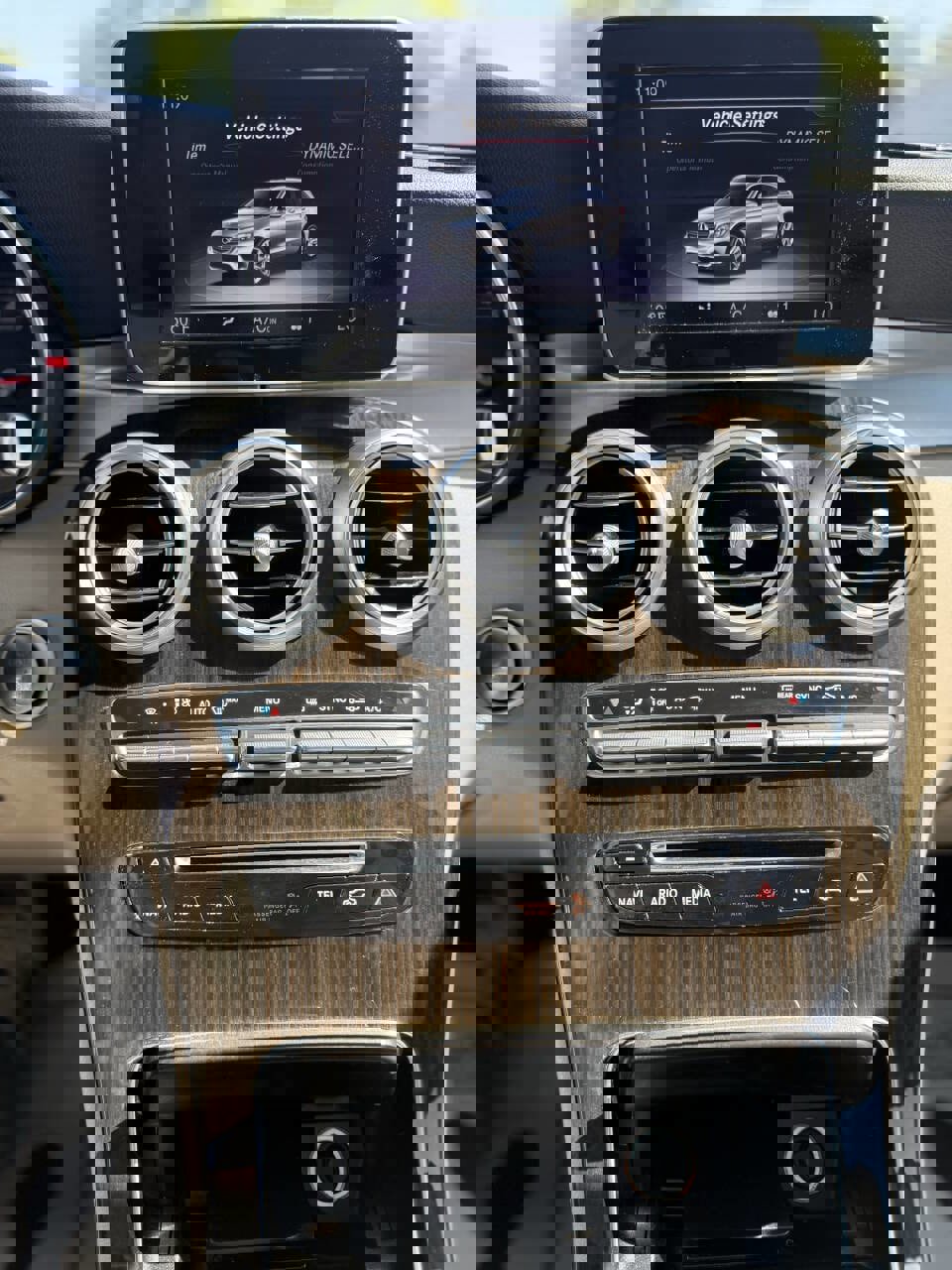 Used 2018 Mercedes-Benz GLC 300 4MATIC image 16