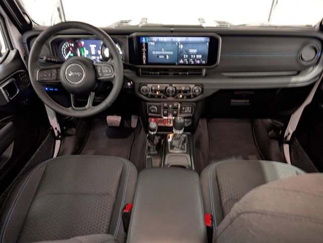 Used 2025 Jeep Wrangler Unlimited Rubicon 4xe w/ Safety Group AWD/4WD image 11