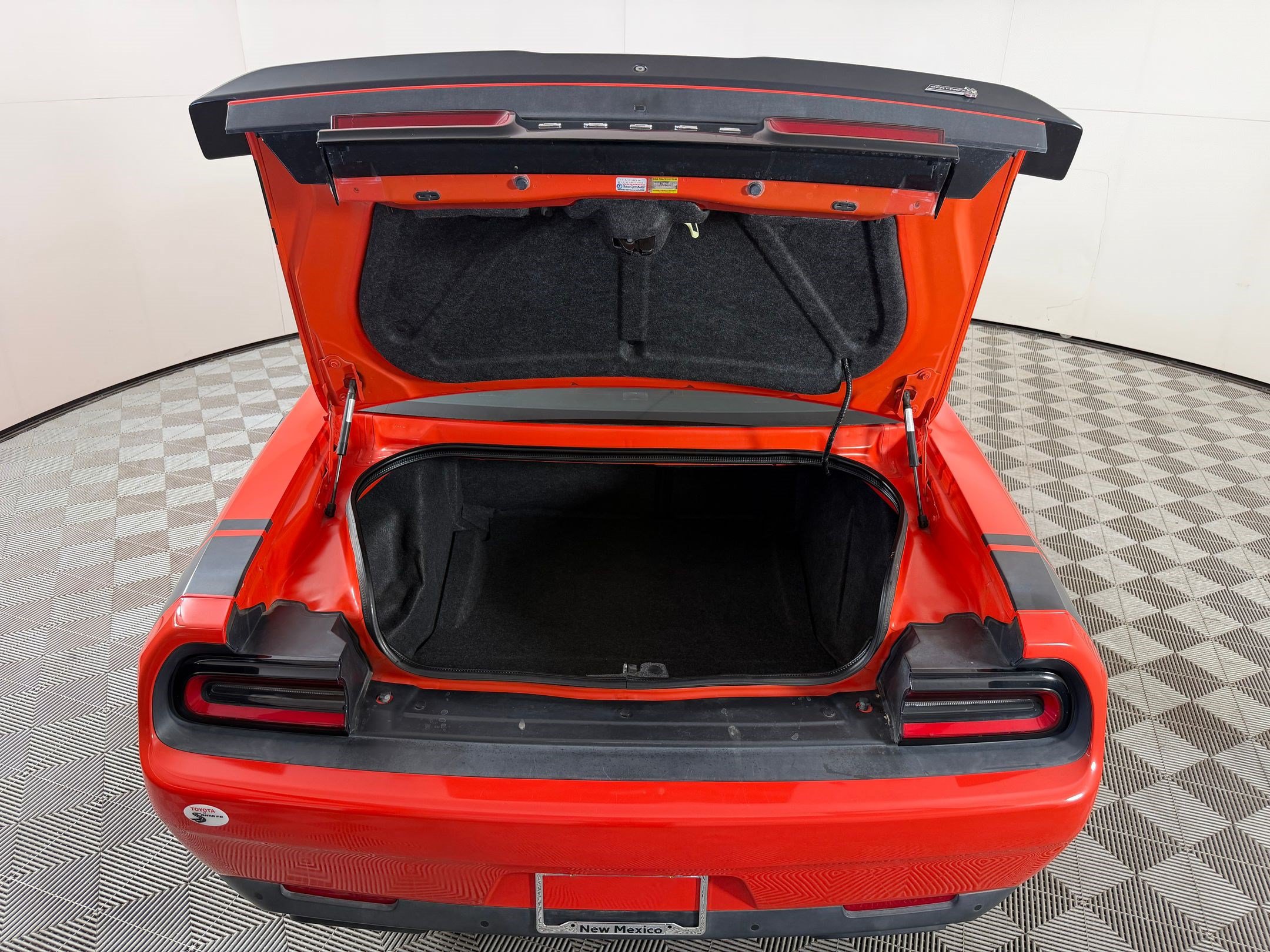 Used 2016 Dodge Challenger R/T Scat Pack RWD image 22