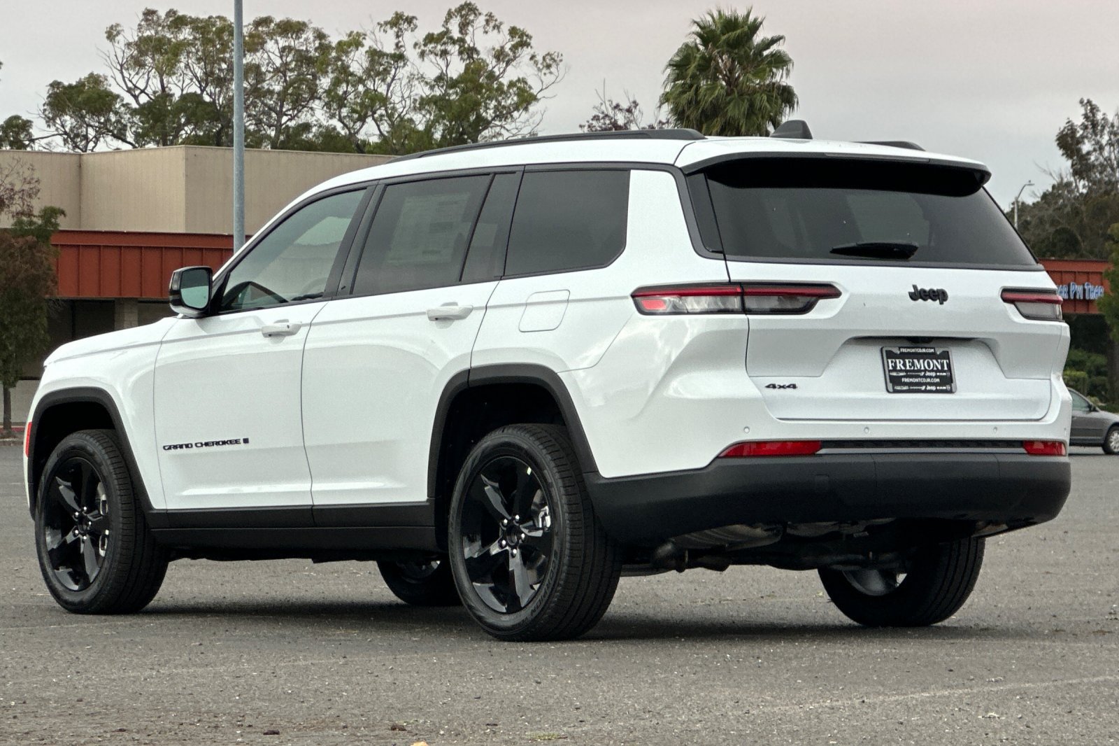 New 2026 Jeep Grand Cherokee L Limited w/ Limited Altitude Package AWD/4WD image 5