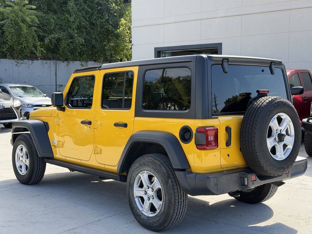 Used 2018 Jeep Wrangler Unlimited Sport S AWD/4WD image 7