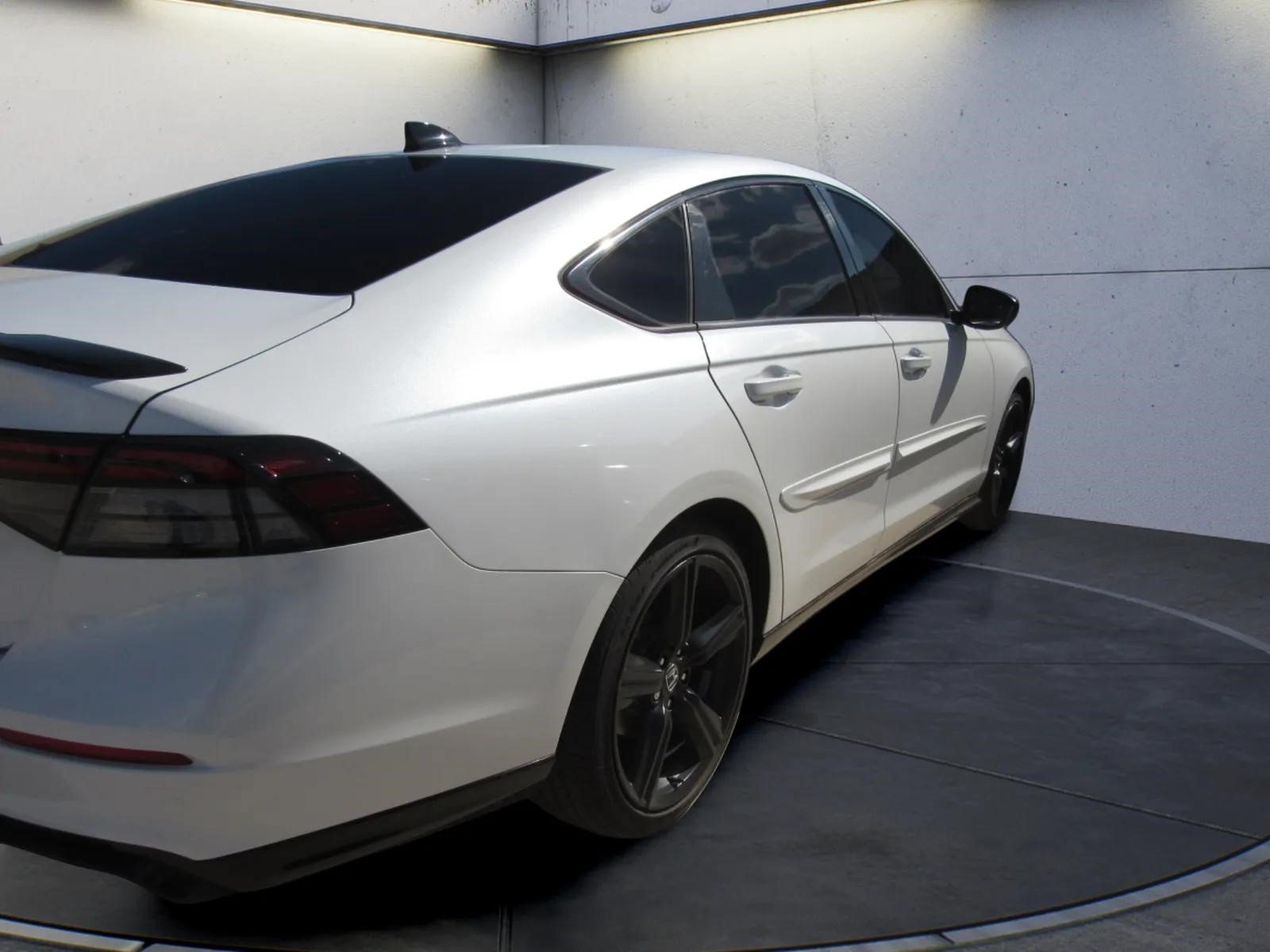 Used 2024 Honda Accord Sport image 3