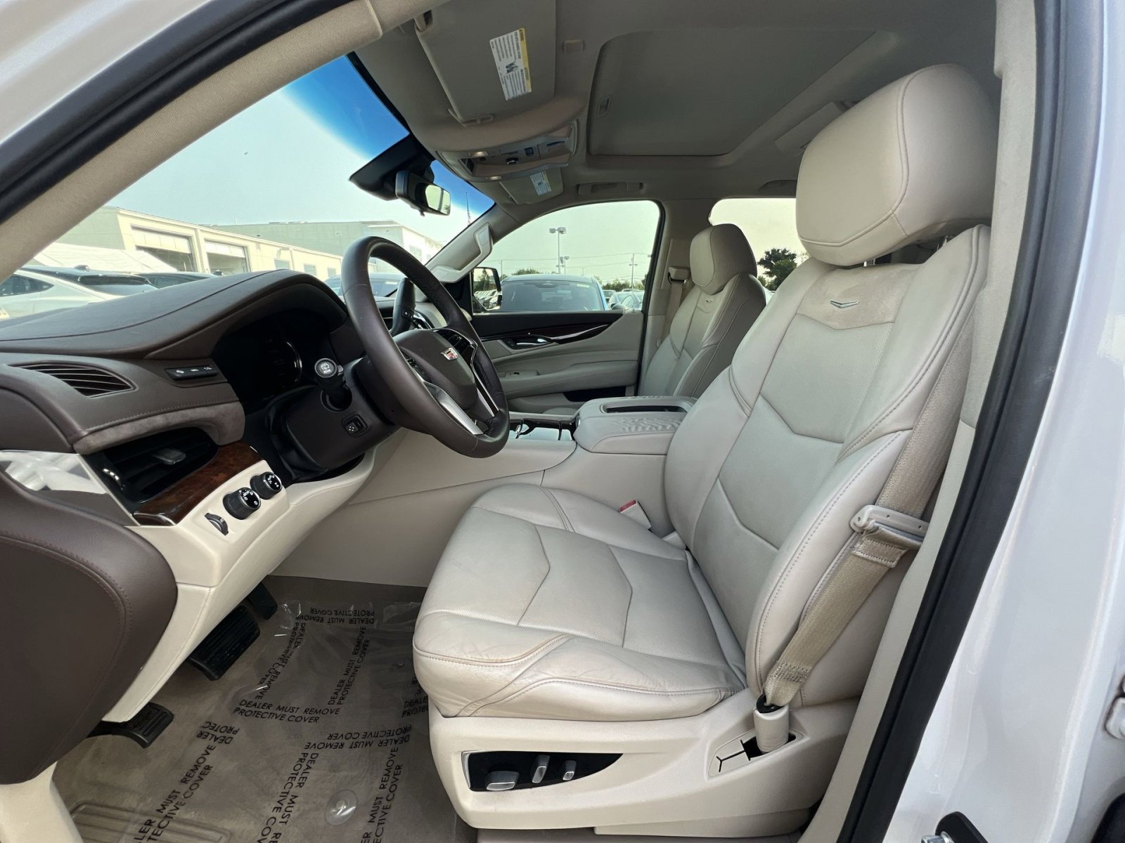Used 2017 Cadillac Escalade Luxury image 13