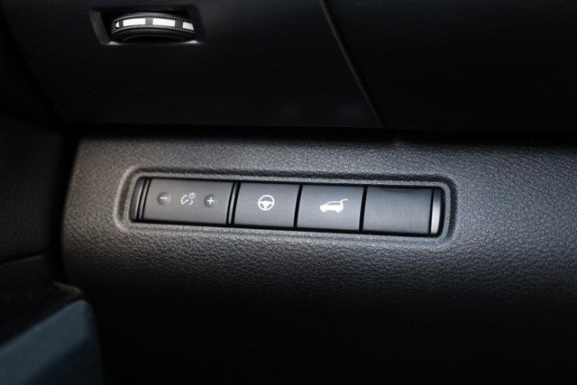 Certified 2025 Nissan Pathfinder SL w/ SL Premium Package FWD image 22