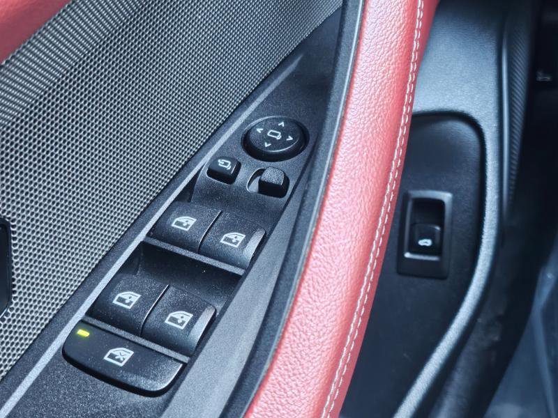 Used 2023 BMW i4 eDrive40 w/ M Sport Package image 31