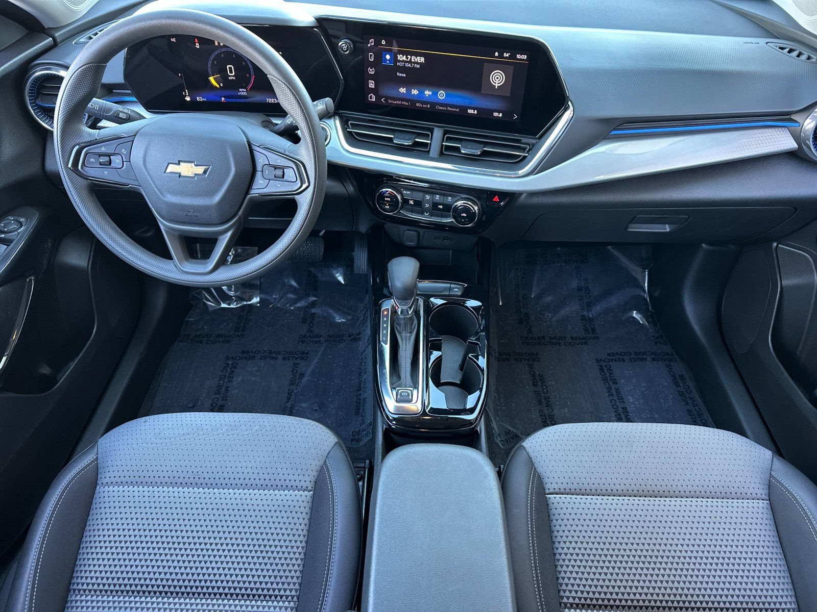 Used 2025 Chevrolet Trax LT FWD image 12