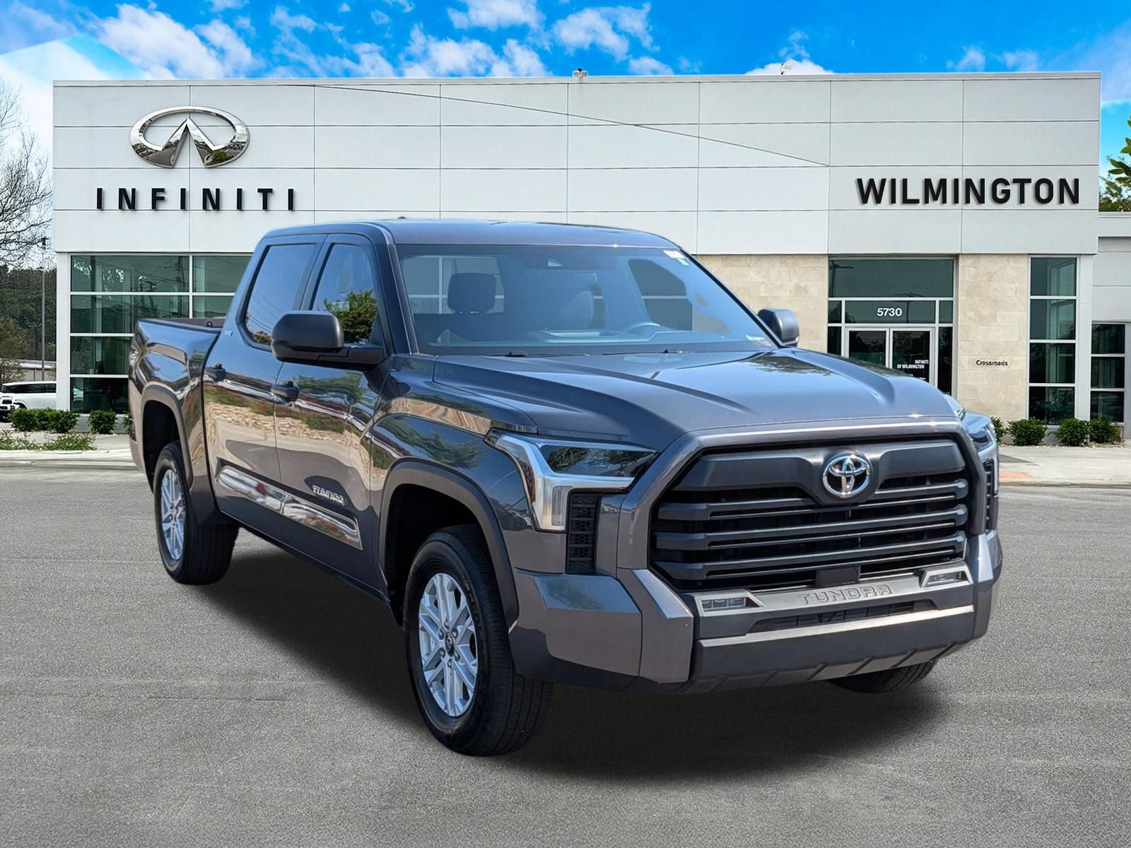 Used 2025 Toyota Tundra SR5 AWD/4WD image 1