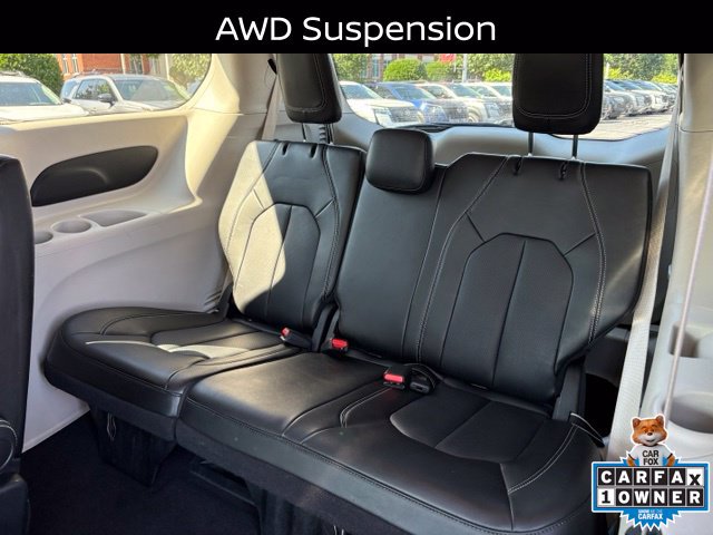 Used 2023 Chrysler Pacifica Touring-L AWD/4WD image 27