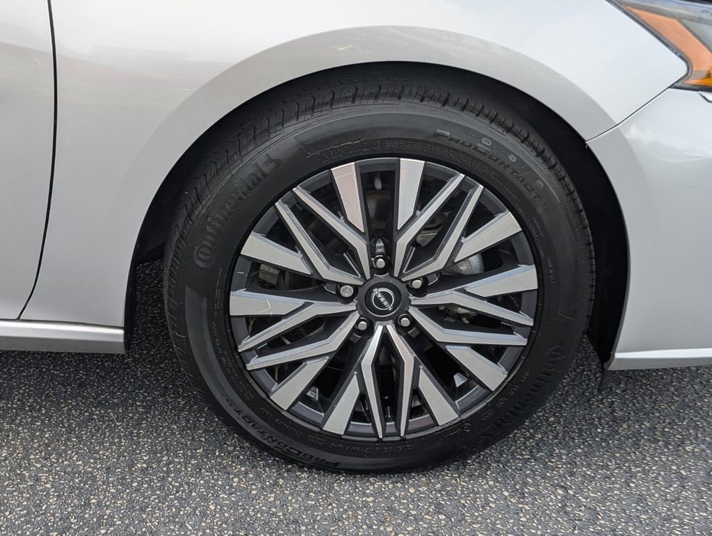 Certified 2023 Nissan Altima 2.5 SV FWD image 9