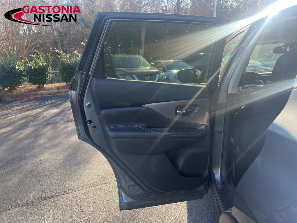 Used 2024 Nissan Murano SV image 39