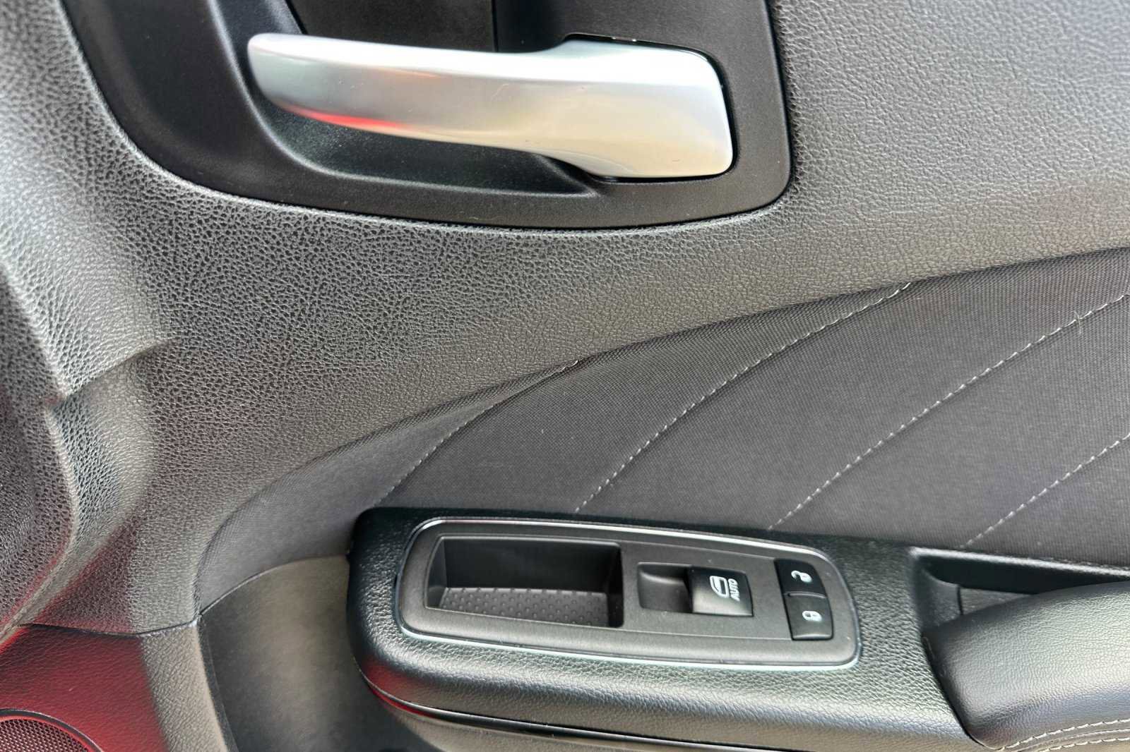 Used 2022 Dodge Charger R/T w/ Blacktop Package image 18