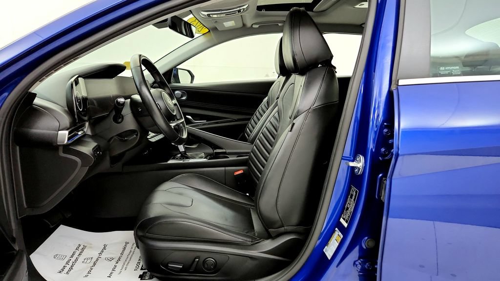 Used 2023 Hyundai Elantra Limited w/ Cargo Package FWD image 25