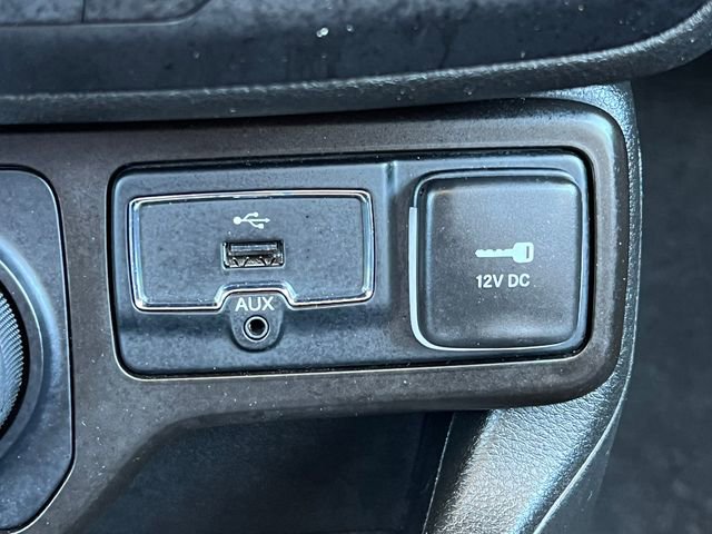 Used 2023 Jeep Renegade Latitude image 24