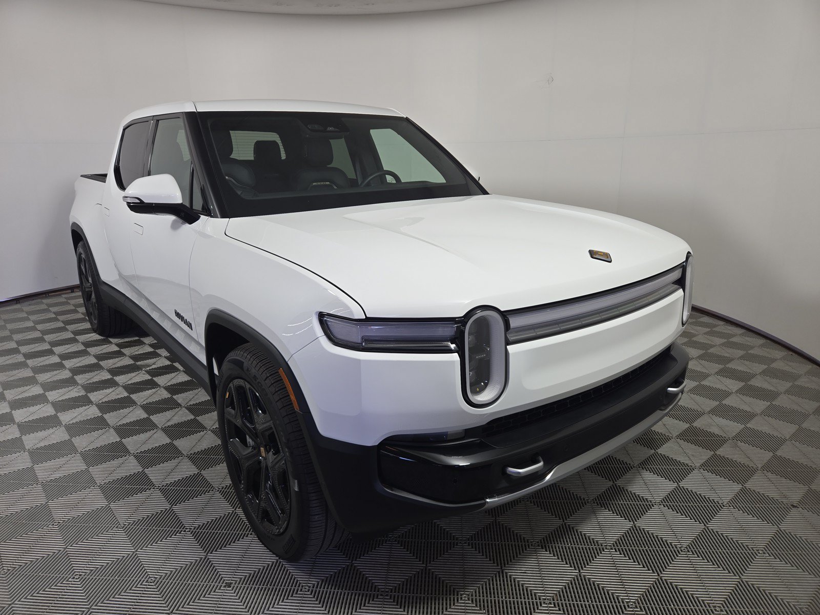 Used 2025 Rivian R1T Adventure AWD/4WD image 7
