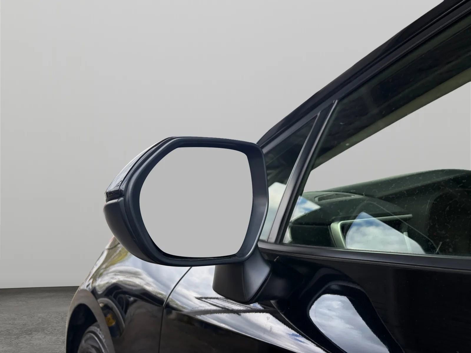 Used 2023 Toyota Corolla LE AWD/4WD image 30