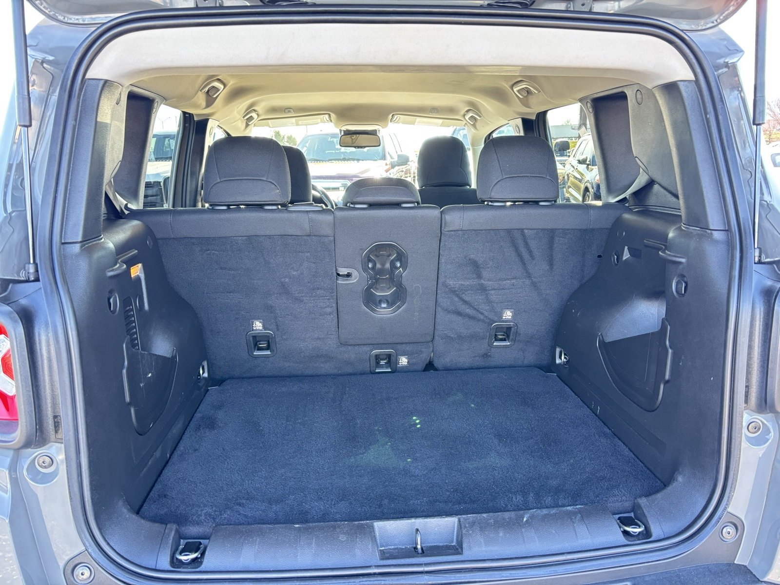 Used 2022 Jeep Renegade Latitude w/ Convenience Group image 20