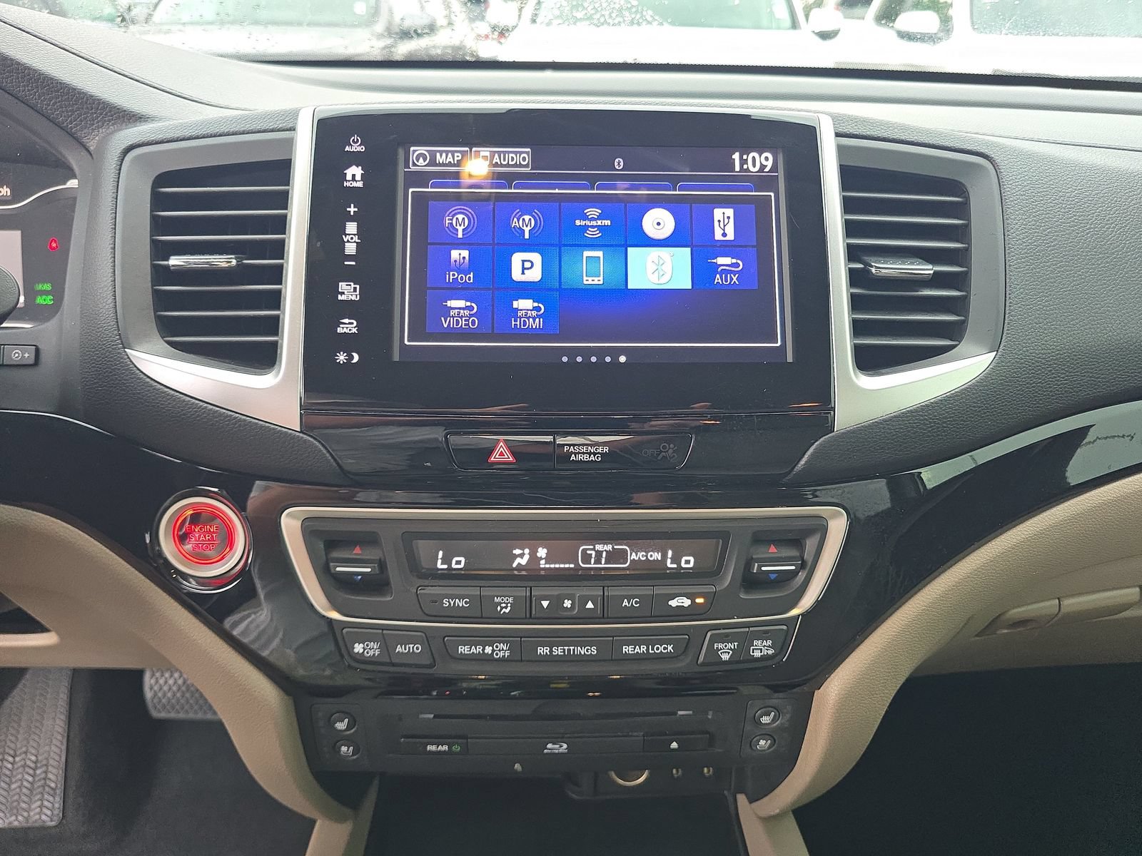 Used 2018 Honda Pilot Elite image 18