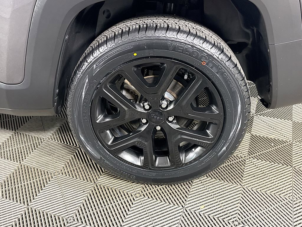 Used 2017 Jeep Renegade Altitude image 30