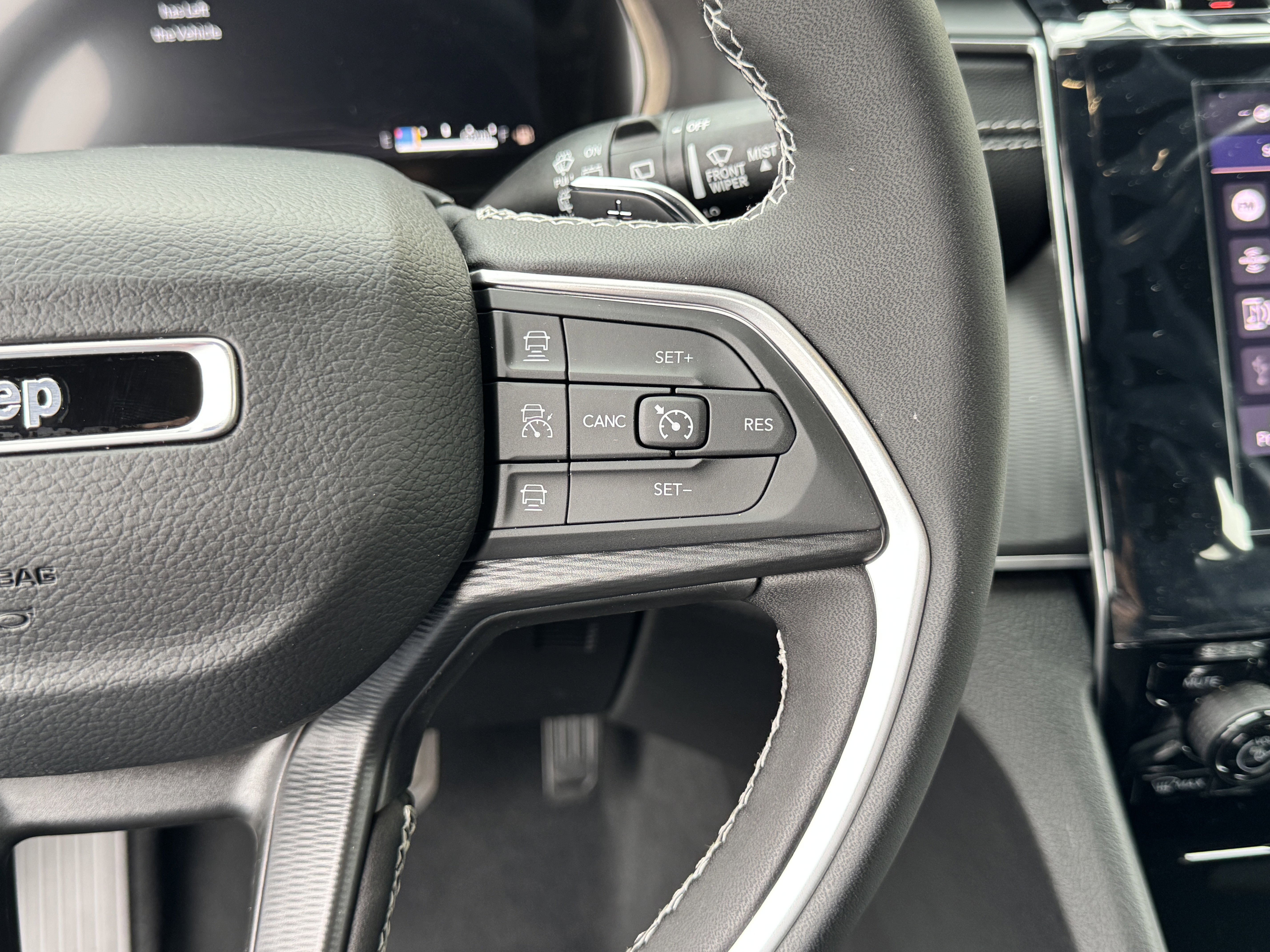 New 2025 Jeep Grand Cherokee Altitude image 25