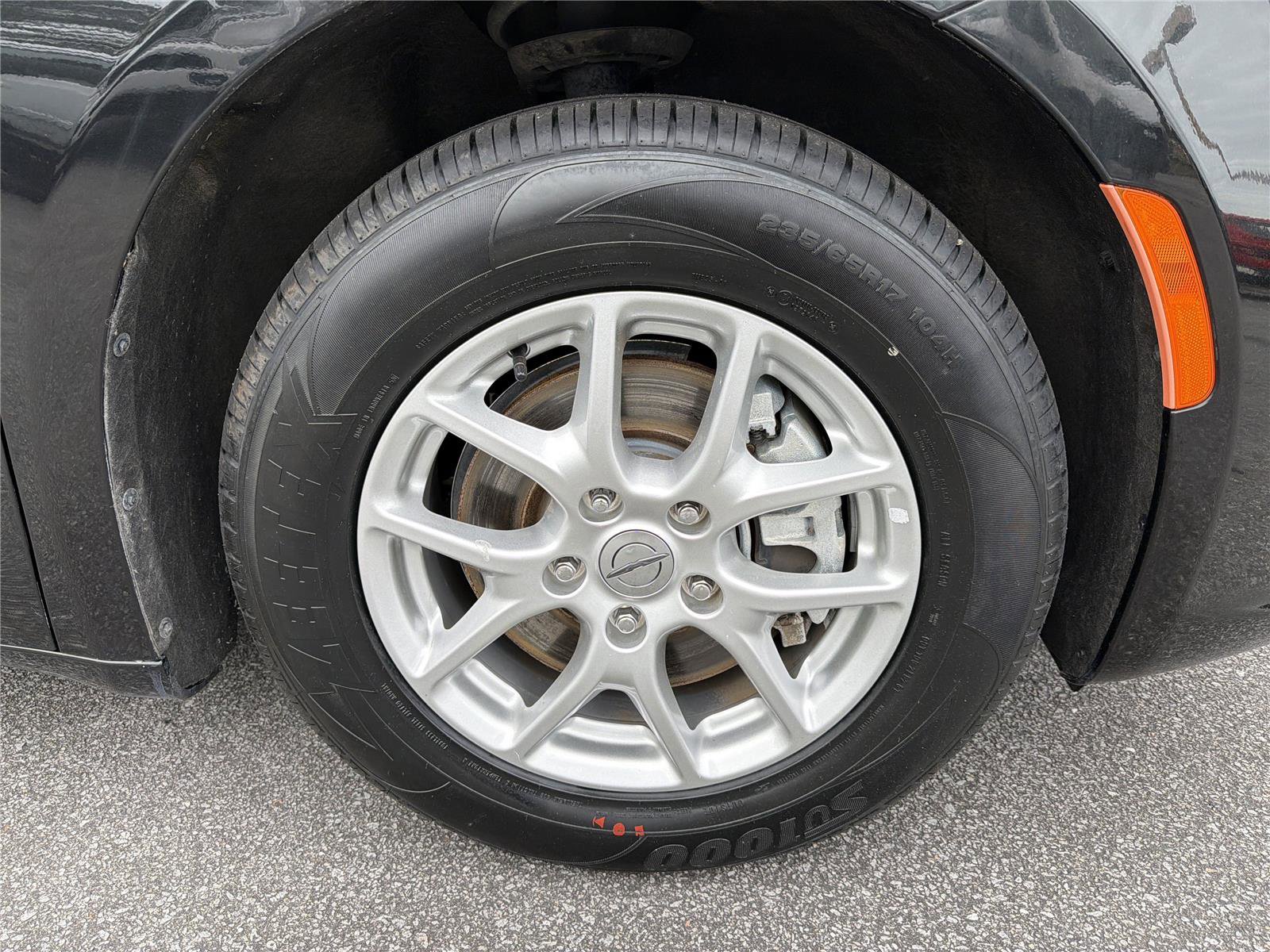 Used 2023 Chrysler Pacifica Touring-L FWD image 11