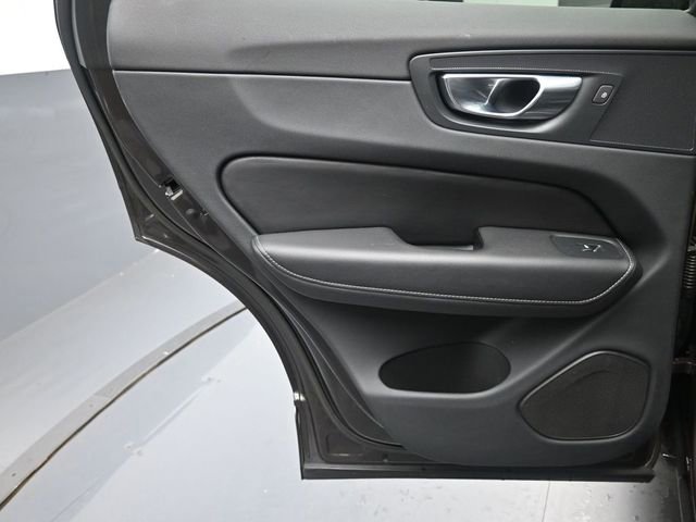 Used 2023 Volvo XC60 B6 Ultimate w/ Protection Package Premier image 23