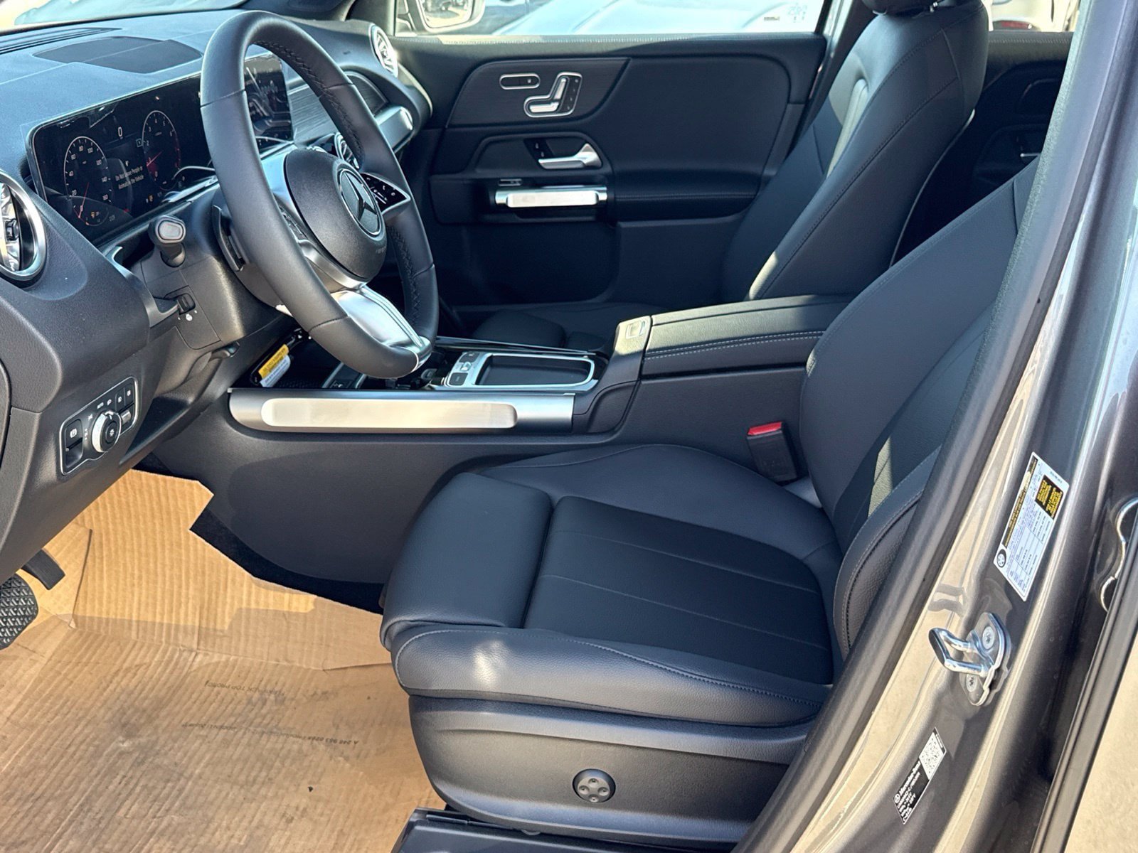 New 2026 Mercedes-Benz GLB 250 4MATIC image 19