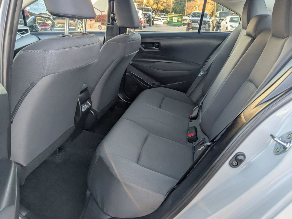 Used 2025 Toyota Corolla LE image 24