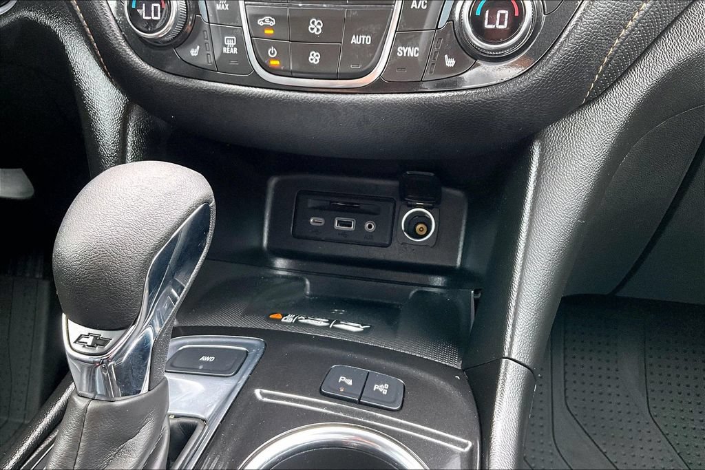 Used 2022 Chevrolet Equinox Premier AWD/4WD image 16