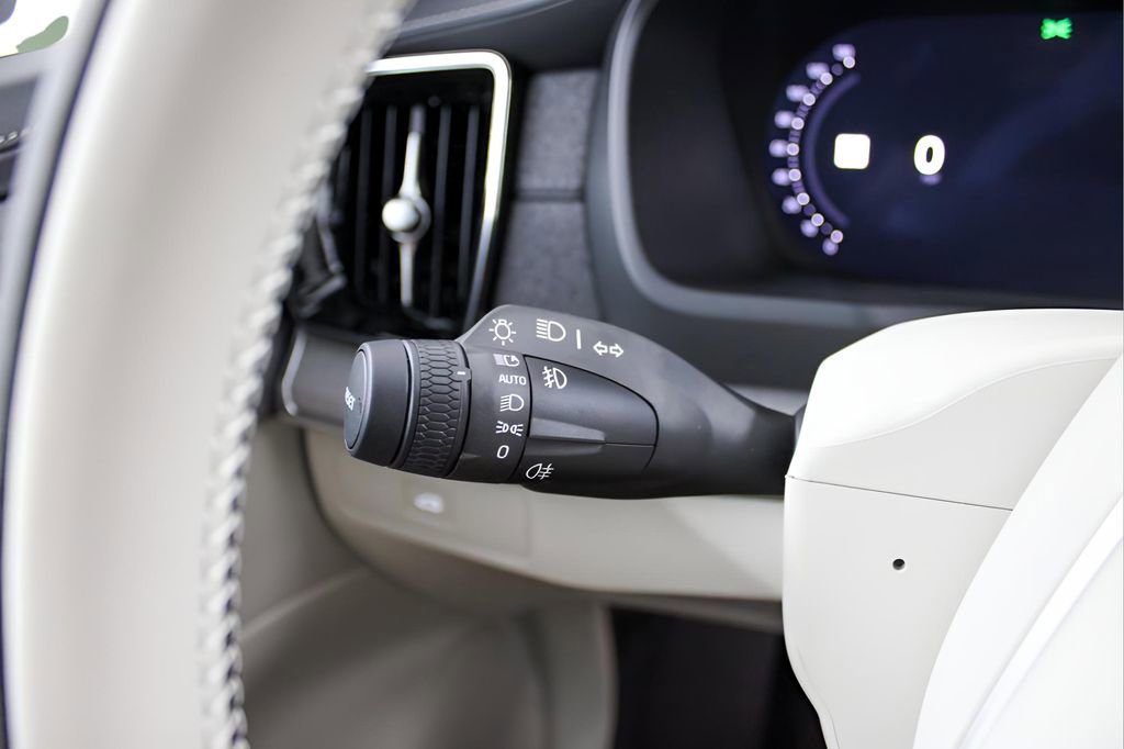 New 2026 Volvo XC90 B6 Ultra w/ Protection Package image 28