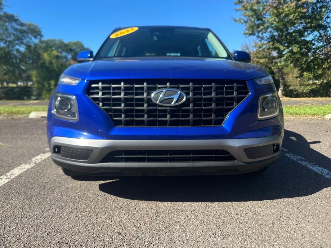 Used 2021 Hyundai Venue SE image 2