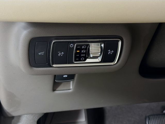 Certified 2024 Lincoln Nautilus Premier AWD/4WD image 12